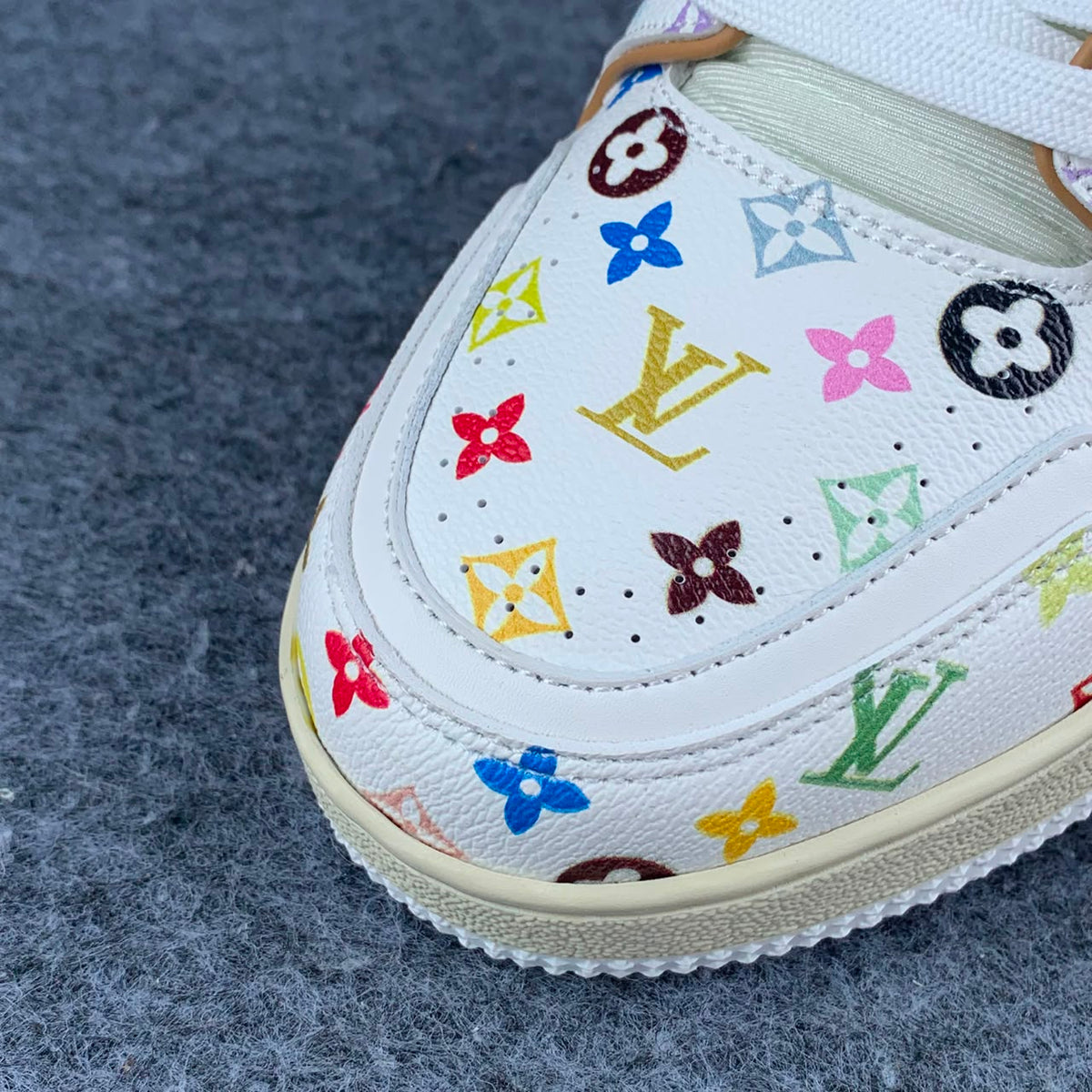 Takashi Murakami x LV Trainer 'White' (B-Grade Version)