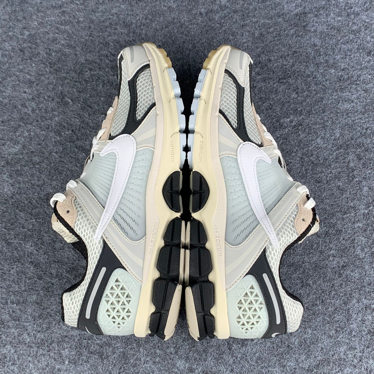 Nike Air Zoom Vomero 5 'Supersonic'