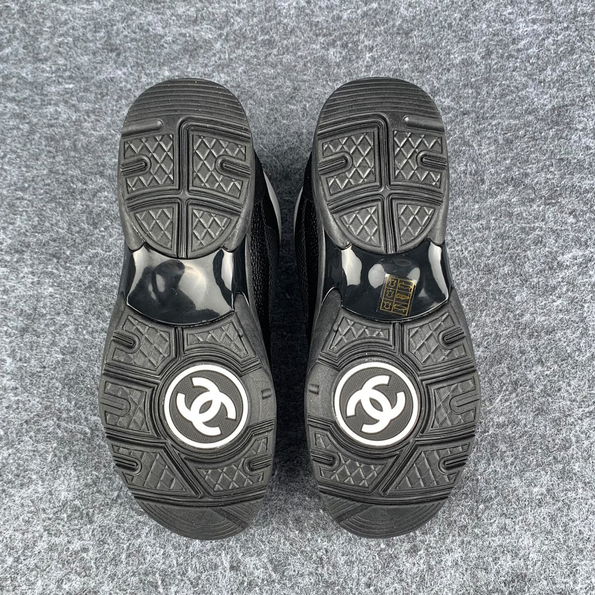 Chanel Wmns CC Logo Sneaker 'Black Brown White
