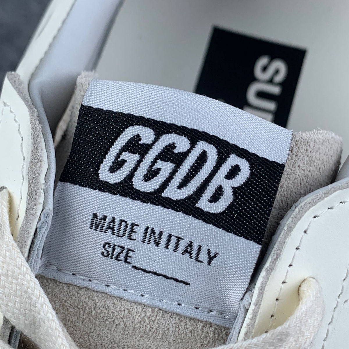GOLDEN GOOSE Wmns Superstar Stay Golden Star Girl Sneaker