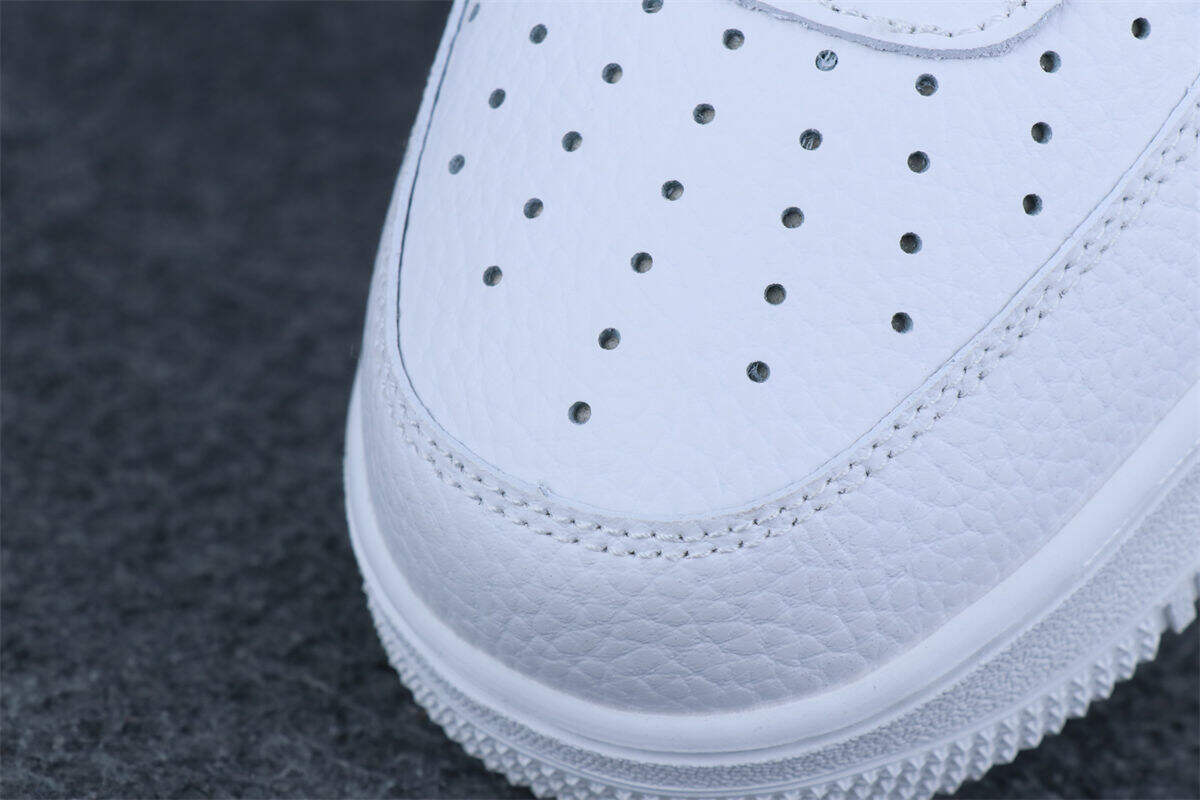 Air Force 1 '07 LV8 'Overbranding'