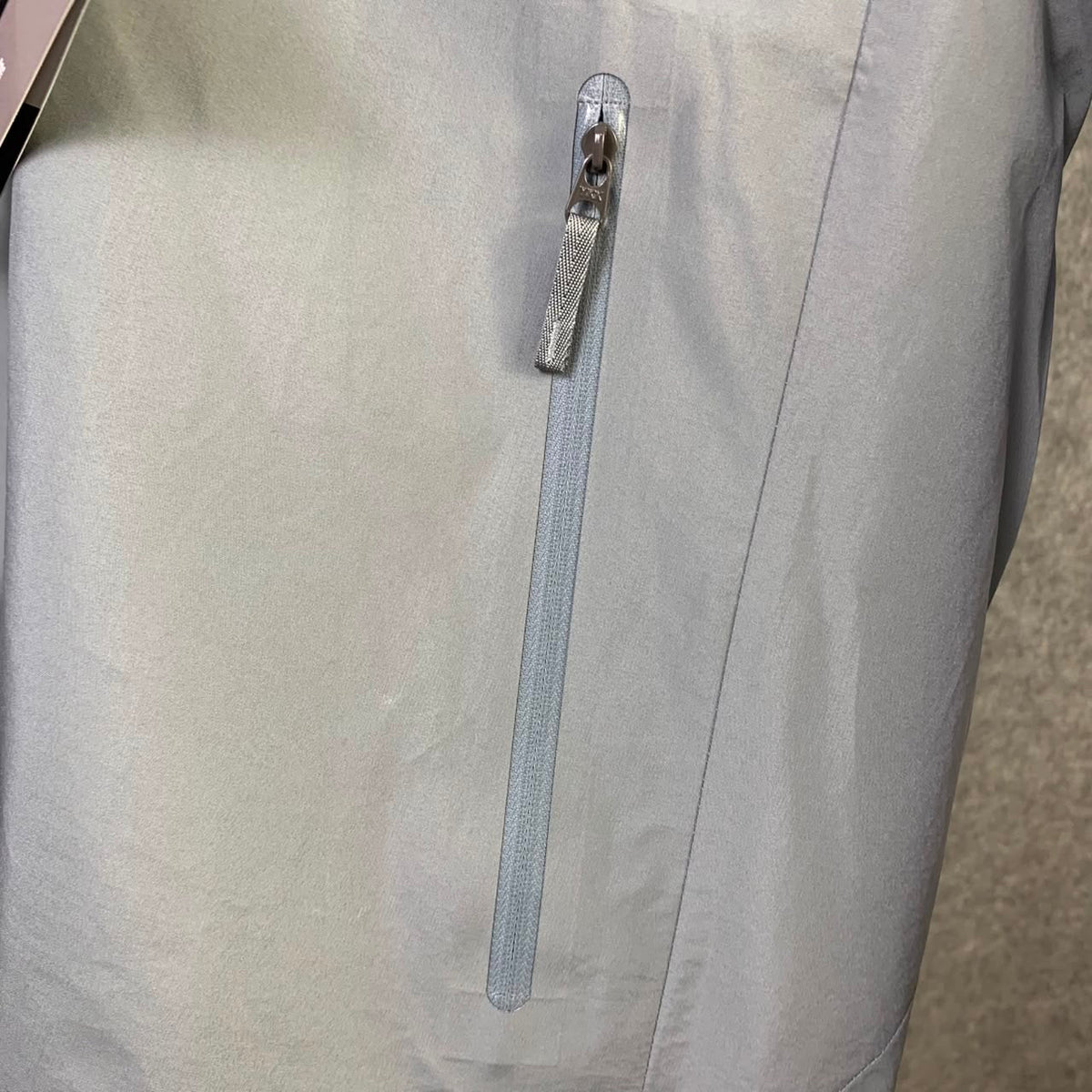 Arc'teryx Men's Beta Jacket 'Light Gray'