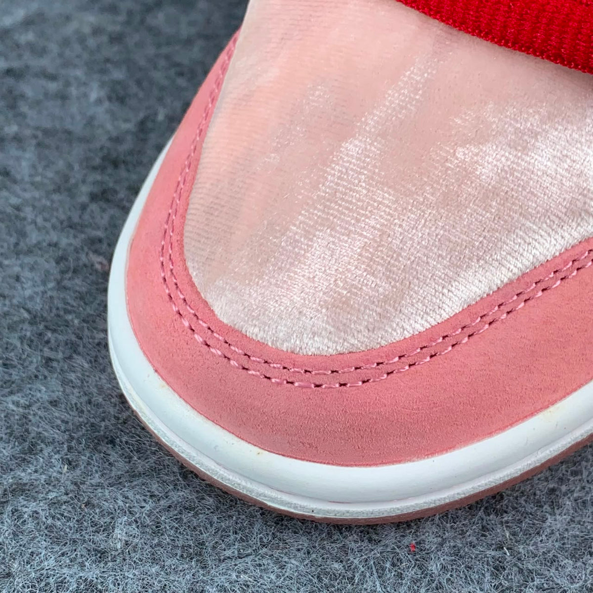 StrangeLove x Dunk Low SB 'Valentine's Day'