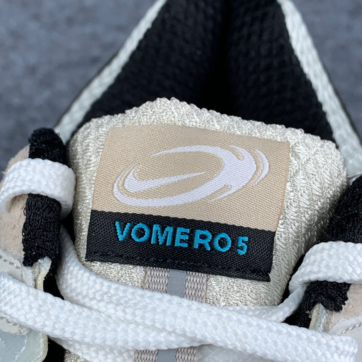 Nike Air Zoom Vomero 5 'Supersonic'