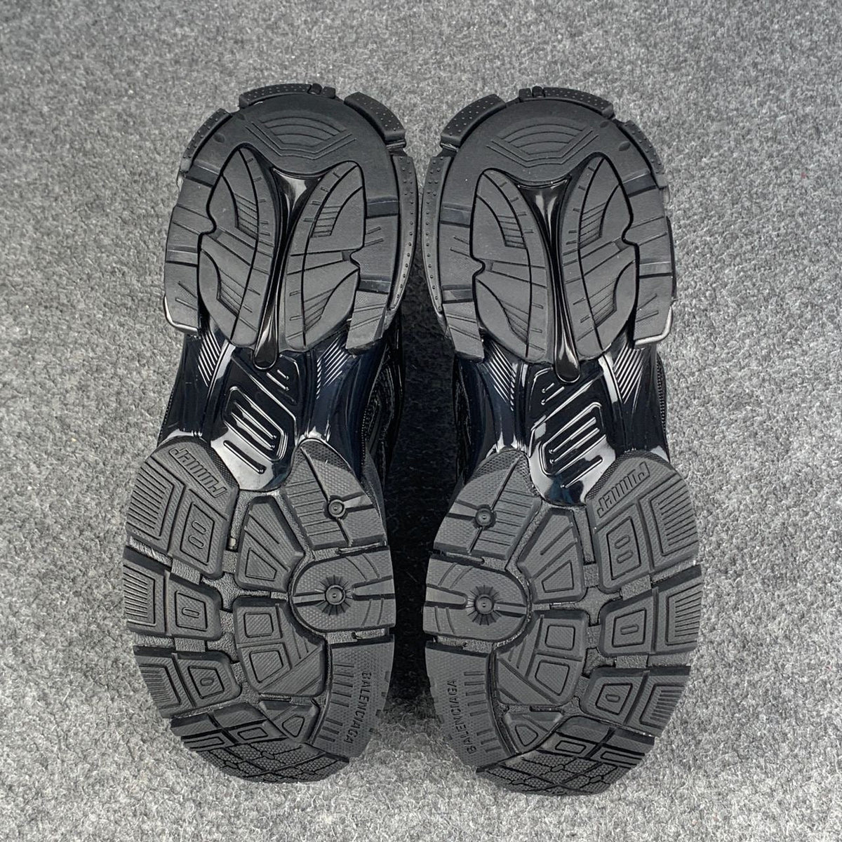 Balenciaga Runner Sneaker 'Black' (B-Grade)