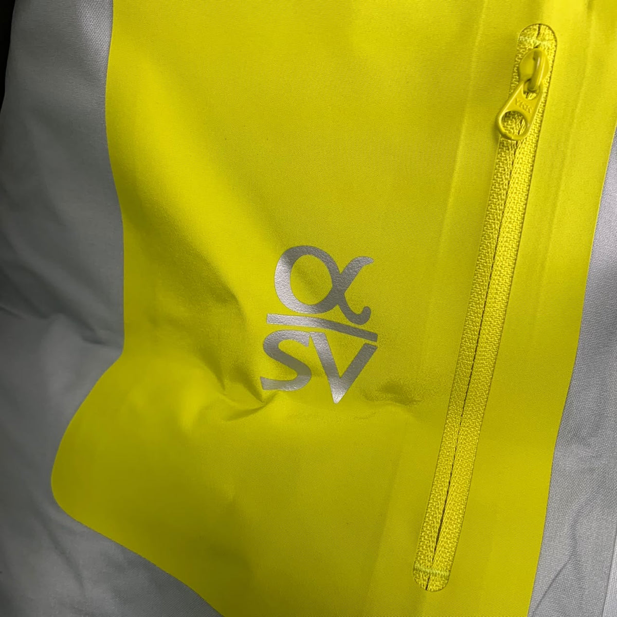 Arc'teryx Men's Alpha Jacket SV7 'Fluorescent Green'