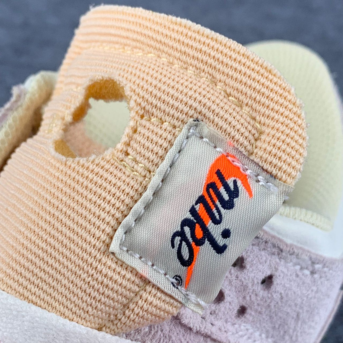 Off-White x Dunk Low 'Lot 17 of 50'