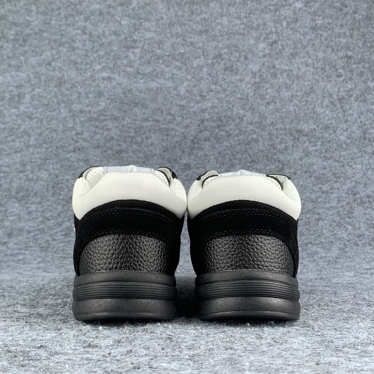 Chanel Wmns CC Logo Sneaker 'Black Brown White