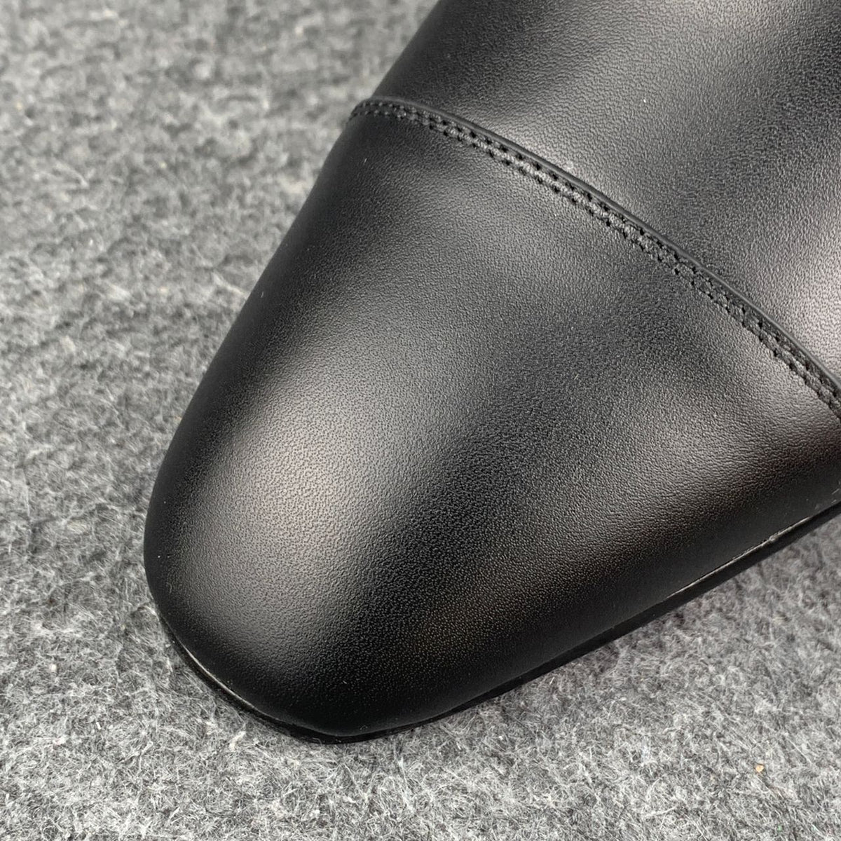 Christian Louboutin Greggo Flat Calf 'Black'
