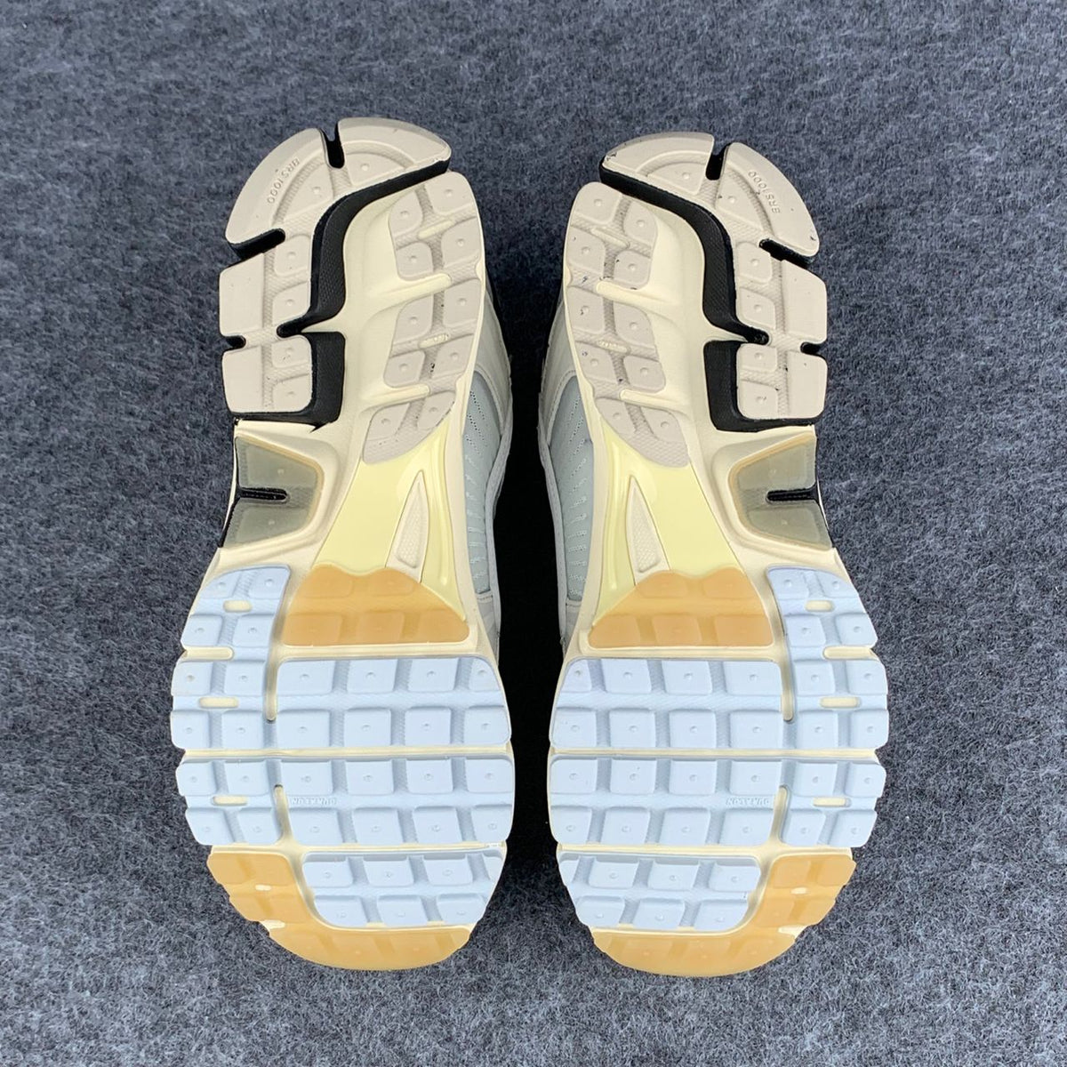 Nike Air Zoom Vomero 5 'Supersonic'