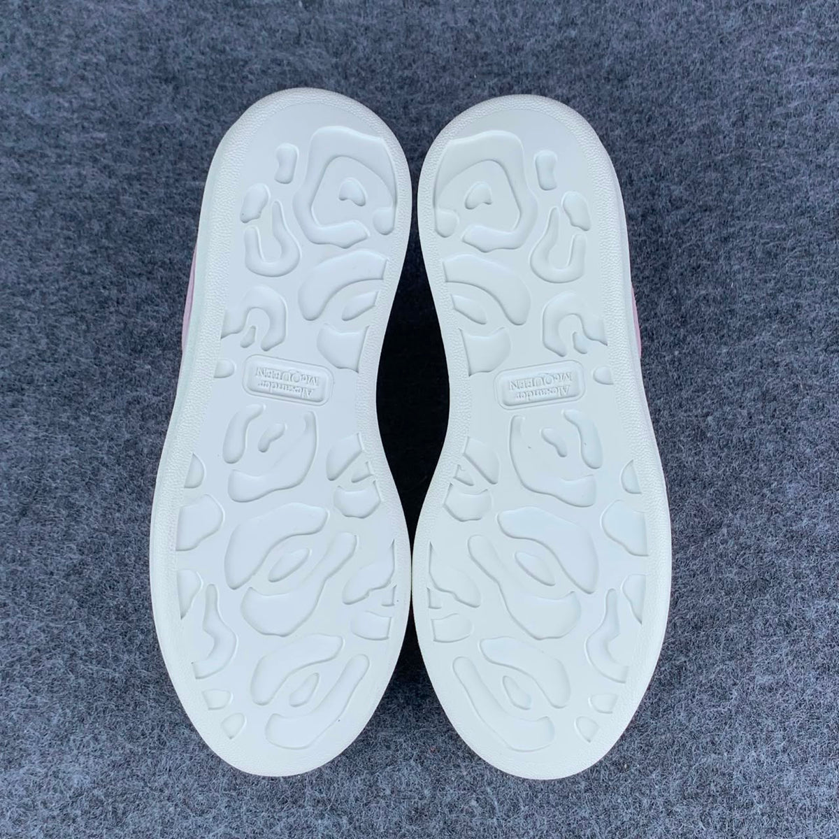 Wmns Alexander McQueen Oversized Sneaker 'White Lilla'