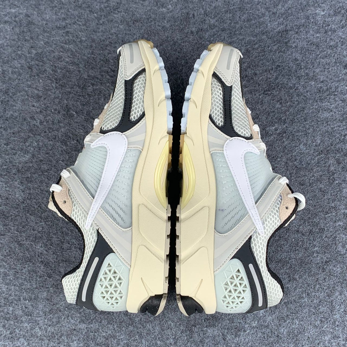 Nike Air Zoom Vomero 5 'Supersonic'